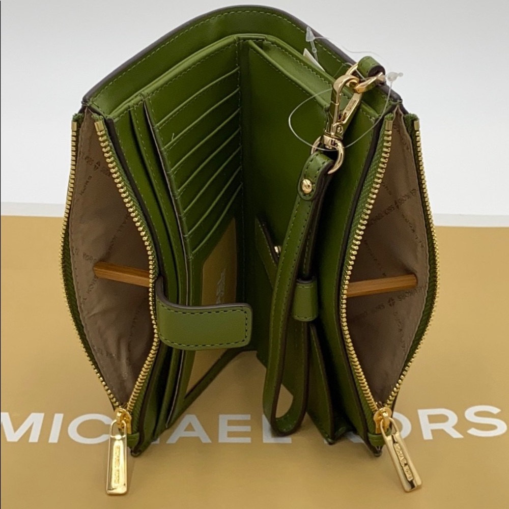 MICHAEL KORS LARGE DOUBLE ZIP WRISTLET EVERGREEN - Picture 12 of 16